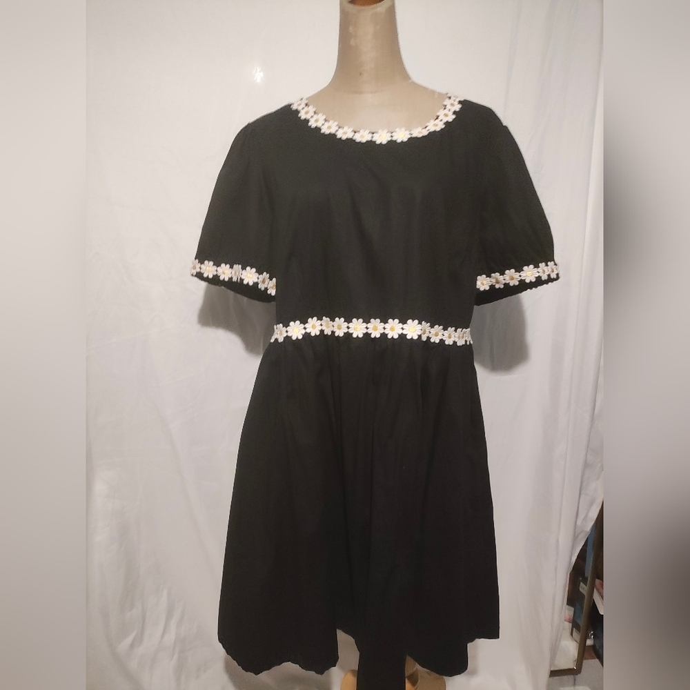 Revival size 18 daisy black dress